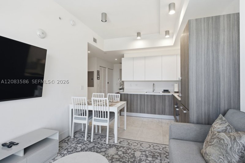 Condo for sale at Smart Brickell Residences 1704