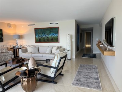 Aluguel de apartamento no Casa Del Mar 25E