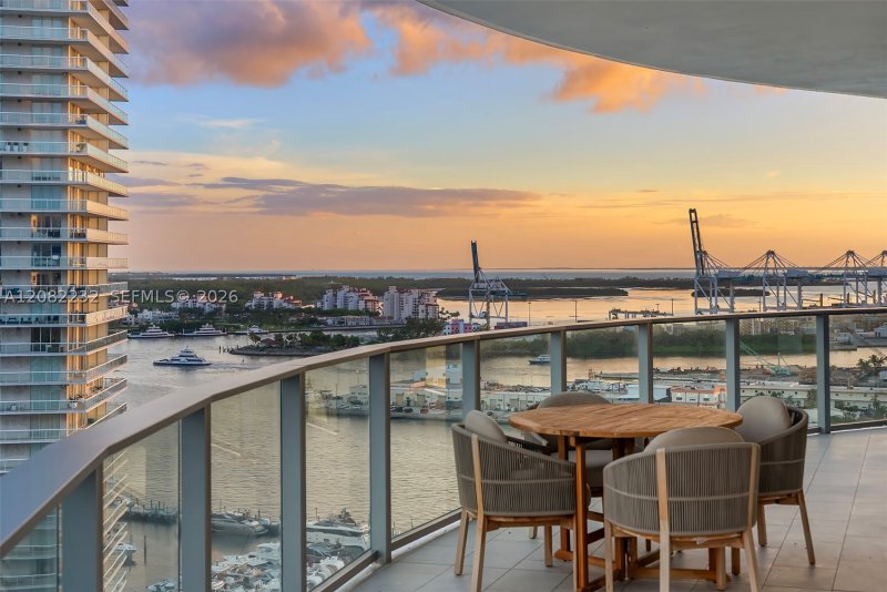 Condo for sale at Five Park Miami Beach 2318