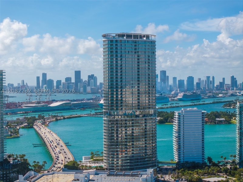 Comprar apartamento no Five Park Miami Beach 2318