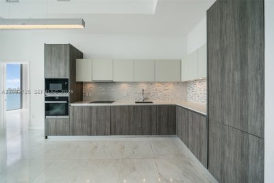 Aluguel de apartamento no Biscayne Beach 604