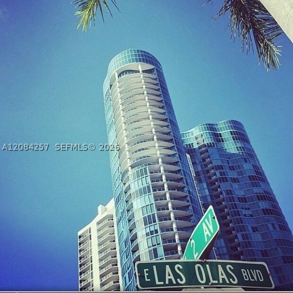 Condo for sale at Las Olas River House 2604