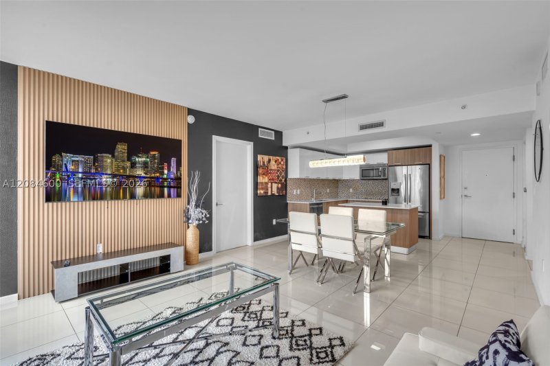 Apartment for rent at 5252 Paseo Doral 1709
