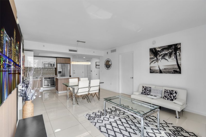Apartment for rent at 5252 Paseo Doral 1709