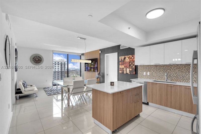 Apartment for rent at 5252 Paseo Doral 1709
