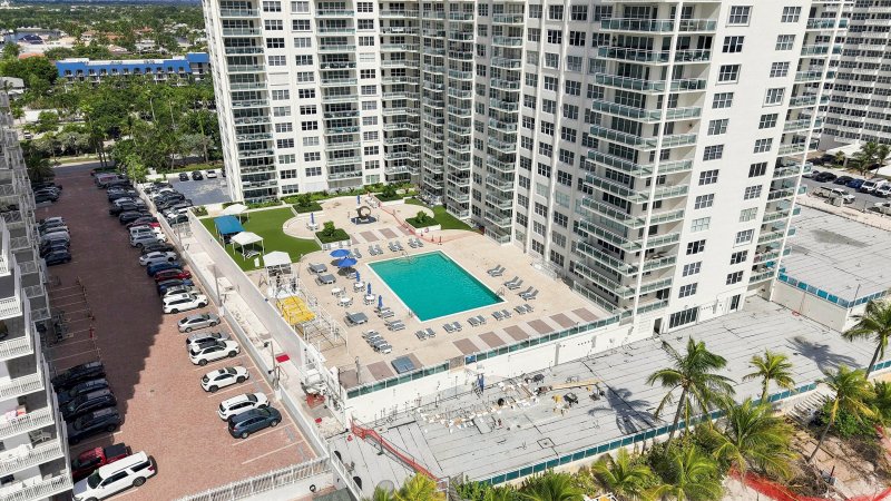 Condo for sale at Playa Del Mar 2415