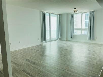 Condo for sale at Quantum 1705