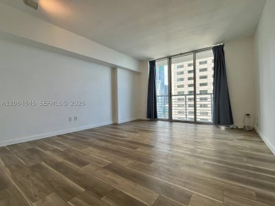 Aluguel de apartamento no One Miami West Tower 2506