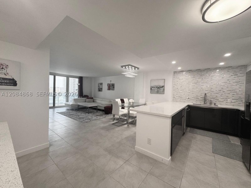 Apartment for rent at Hallmark of Hollywood 1710
