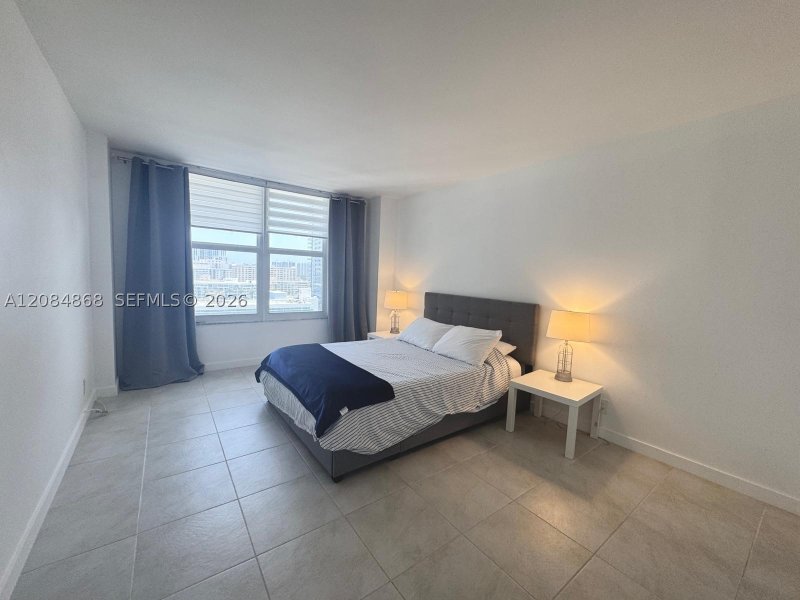 Apartment for rent at Hallmark of Hollywood 1710