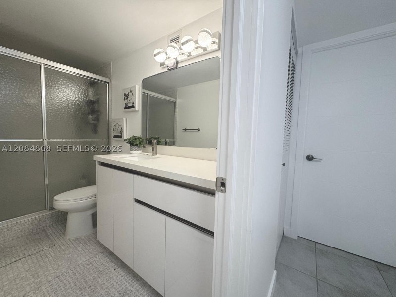 Apartment for rent at Hallmark of Hollywood 1710
