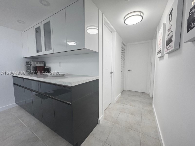 Apartment for rent at Hallmark of Hollywood 1710