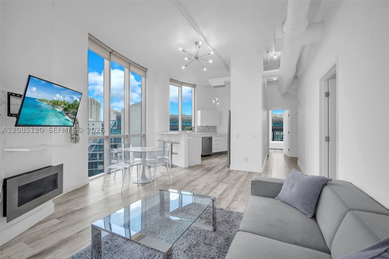 Condo for sale at Uptown Marina Lofts 725