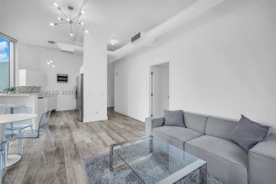 Comprar apartamento no Uptown Marina Lofts 725