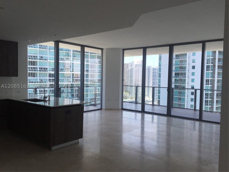 Apartment for rent at Brickell City Centre Reach 2202