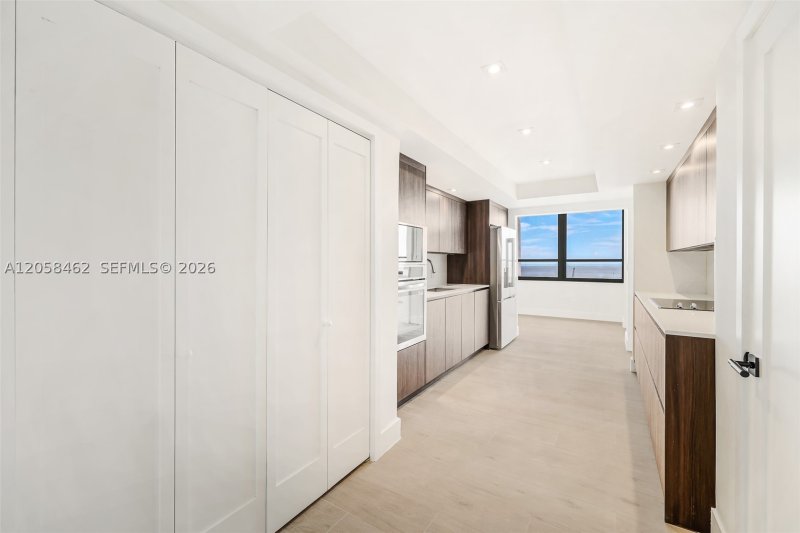 Condo for sale at Grove Isles Tower II B1602