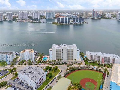 Aluguel de apartamento no Marina Bay Club 308