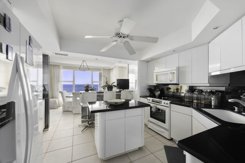 Condo for sale at Playa Del Mar 11H