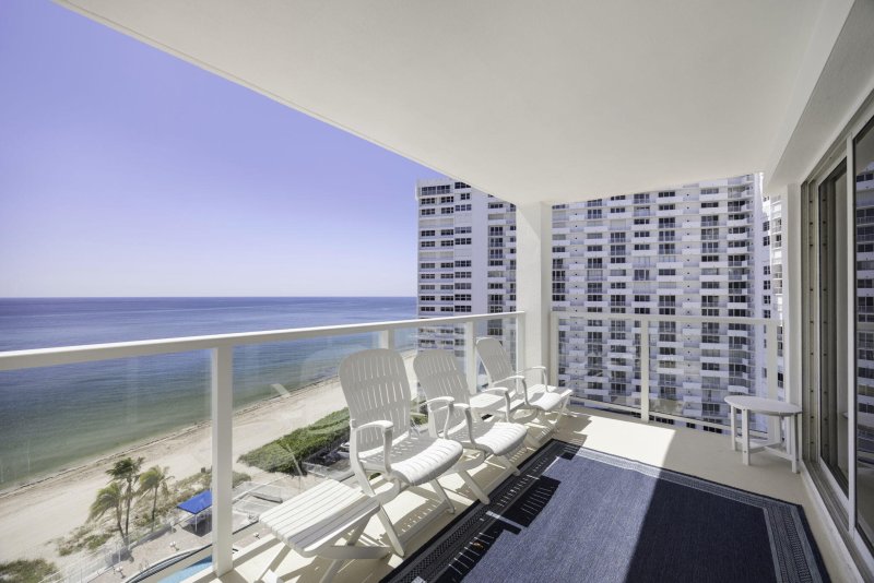 Condo for sale at Playa Del Mar 11H