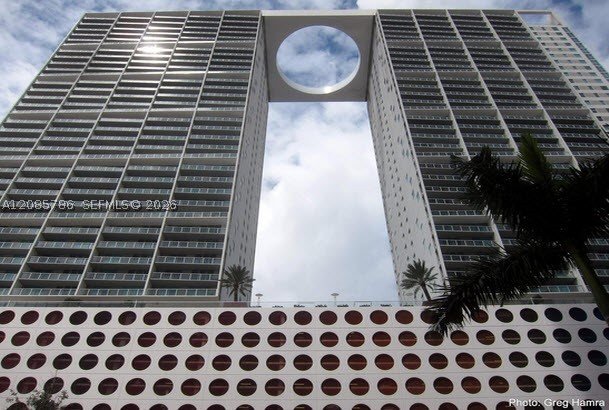 Condo for sale at 500 Brickell West Tower 2702