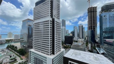 Comprar apartamento no 500 Brickell West Tower 2702