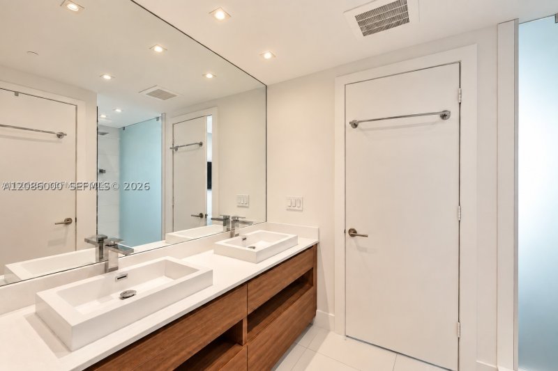 Apartment for rent at Icon Bay 3503