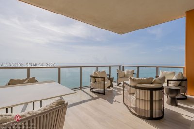 Aluguel de apartamento no Mansions at Acqualina 902