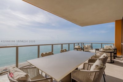 Aluguel de apartamento no Mansions at Acqualina 902