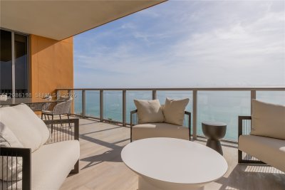 Aluguel de apartamento no Mansions at Acqualina 902