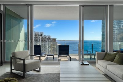 Comprar apartamento no Aston Martin Residences 3302E