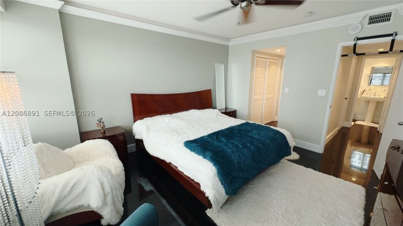 Condo for sale at Ocean Summit 408