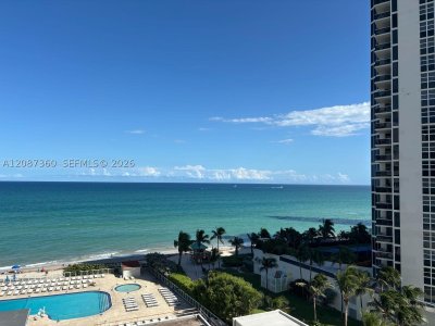 Comprar apartamento no Aventura Beach Club 747