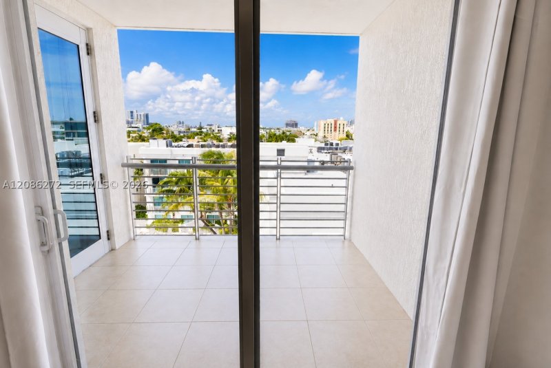 Condo for sale at Cosmopolitan 1802