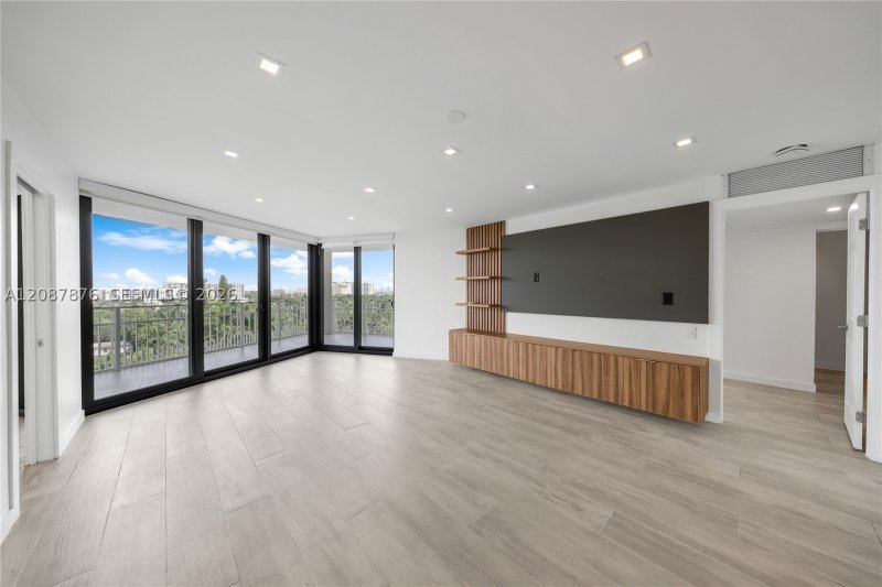 Condo for sale at Towers of Quayside 1 903