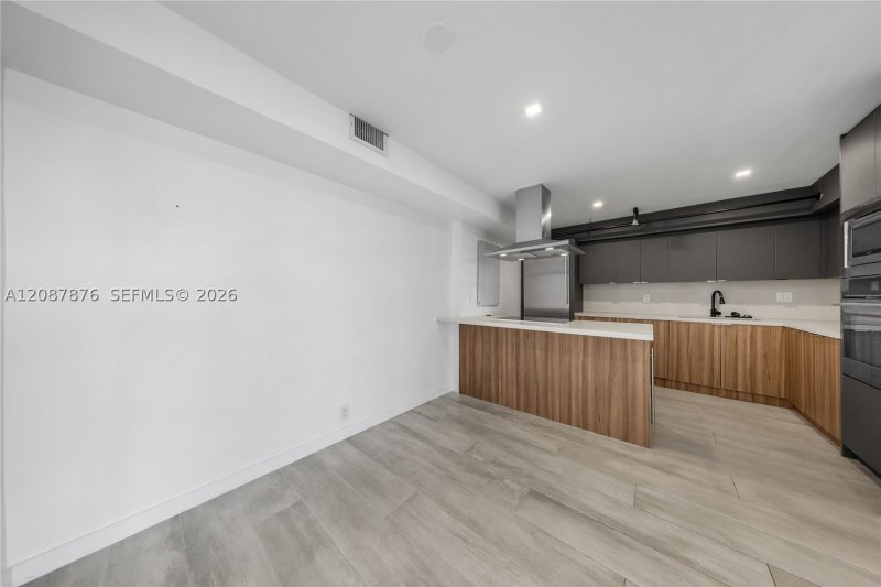 Condo for sale at Towers of Quayside 1 903