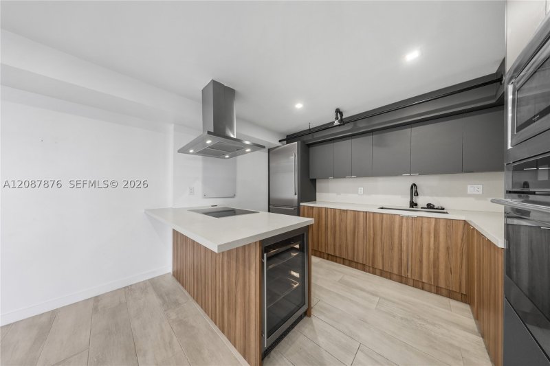 Condo for sale at Towers of Quayside 1 903