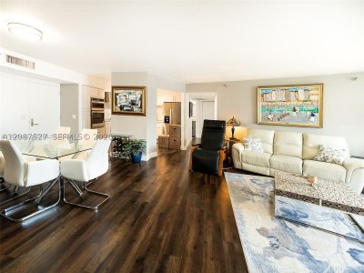 Comprar apartamento en Mystic Pointe 400 1607