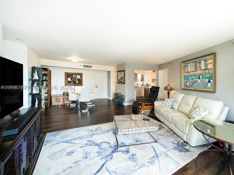 Comprar apartamento en Mystic Pointe 400 1607