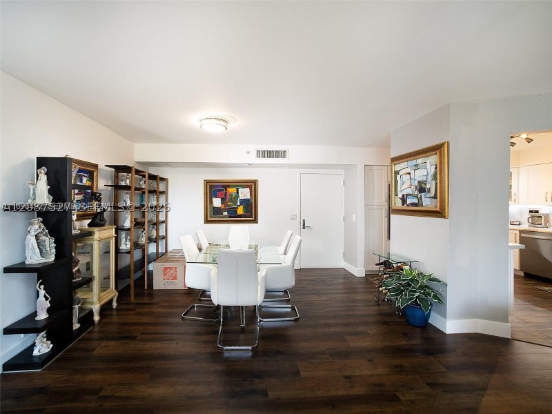 Comprar apartamento en Mystic Pointe 400 1607