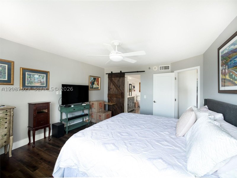 Comprar apartamento en Mystic Pointe 400 1607