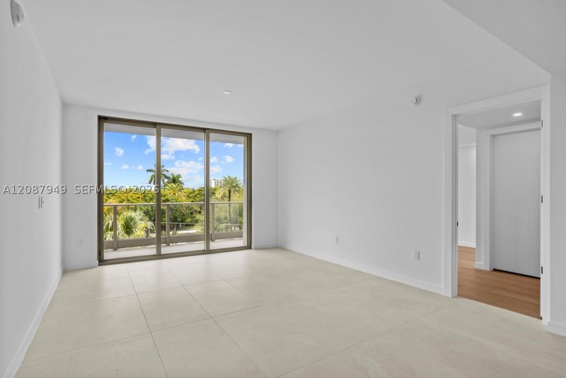 Apartment for rent at 2200 Brickell 319