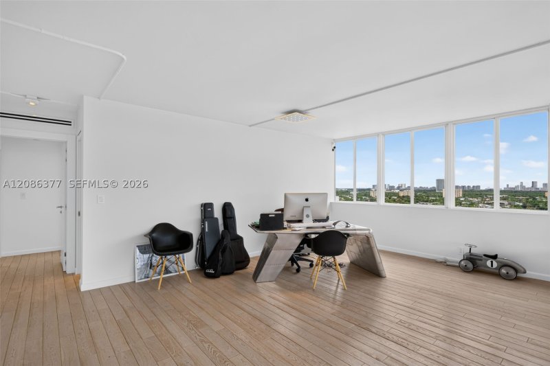 Condo for sale at Bayview Towers PH-D1
