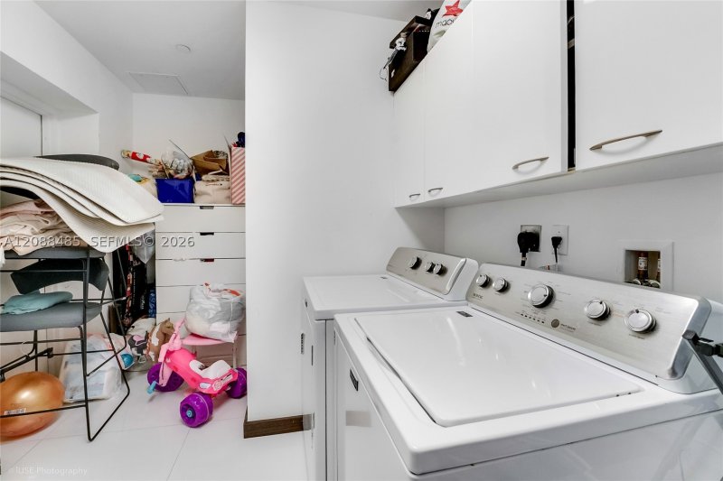 Comprar apartamento no Trump Tower Two 2701