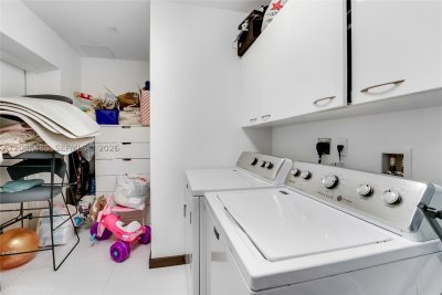 Comprar apartamento no Trump Tower Two 2701