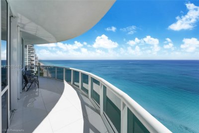 Comprar apartamento no Trump Tower Two 2701