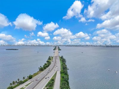 Comprar apartamento no Charter Club Condos 508