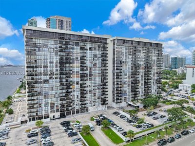 Comprar apartamento no Charter Club Condos 508