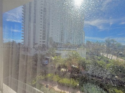 Aluguel de apartamento no Aventura Beach Club 241
