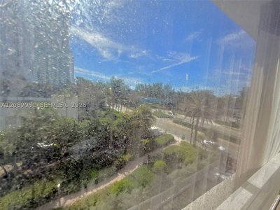 Aluguel de apartamento no Aventura Beach Club 241