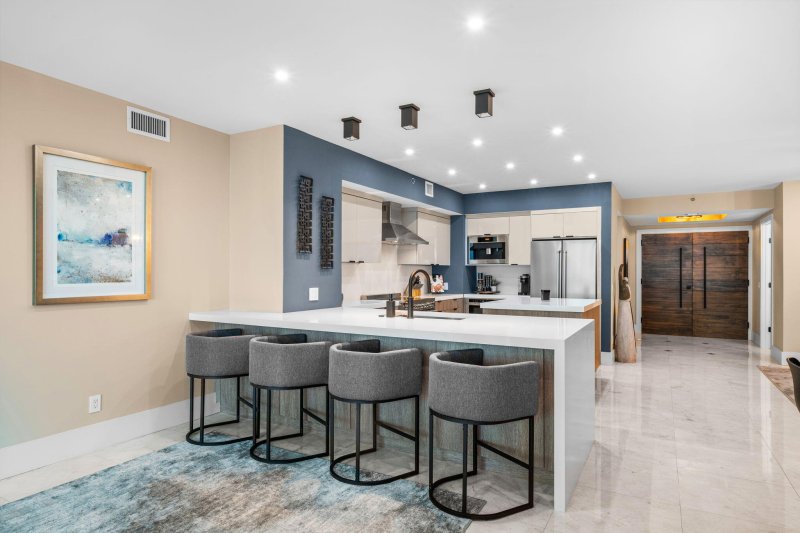 Condo for sale at Las Olas Beach Club 702